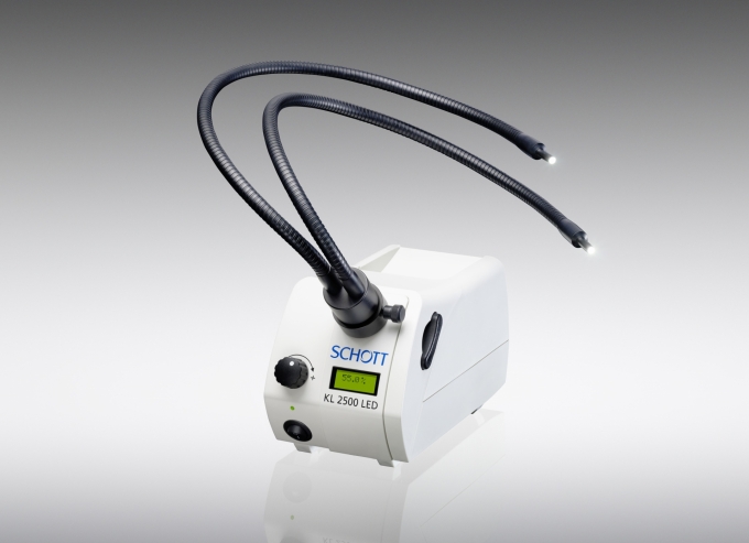 Source de lumière froide KL 2500 LED pour fibres optiques